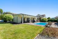 Bungalow mit Pool in ruhiger Lage