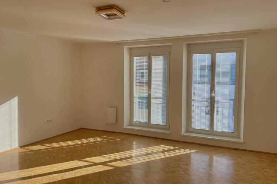 Großzügige, freundliche Mietwohnung mit Balkon und Loggia in Nähe der Innenstadt, Wohnung-miete, 1.479,19,€, 9020 Klagenfurt(Stadt)