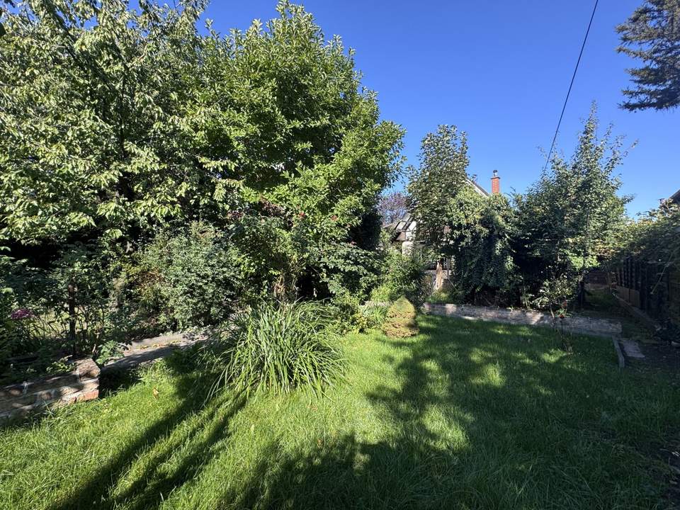 IHR RÜCKZUGSORT AN DER ALTEN DONAU - CHARMANTES HAUS AUF EIGENGRUND