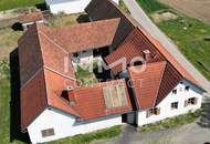 Traditioneller Vierkanthof - Idyllischer Innenhof – Erleben Sie im Innenhof Ihr open air Wohnzimmer