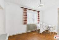 Gepflegtes Haus mit Garten, Garage & Nebengebäuden