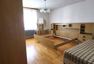Großzügiges Wohnhaus mit Potential und vielseitigen Nutzungsmöglichkeiten