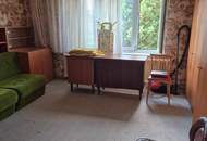 Renovierungsbedürftiges Mittelreihenhaus