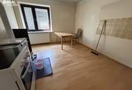 Haus in Loidesthal mit Terrasse, Garage und viel Potenzial zur Sanierung!