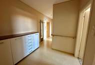 Raum für Ihre Vision – 2-Zimmer-Wohnung zur Modernisierung in guter Lage