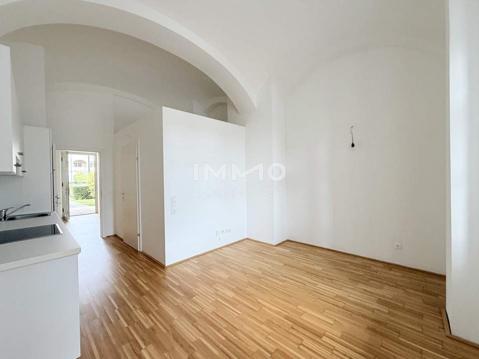 SCHLOSS NEUSIEDL – KLEIN, ABER FEIN! CHARMANTES GARTENAPARTMENT MIT TERRASSE UND EIGENGARTEN
