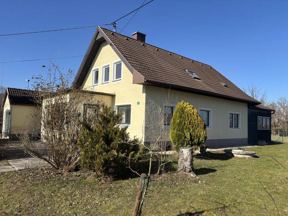 Wohnhaus mit tollem Grundstück im Ortszentrum