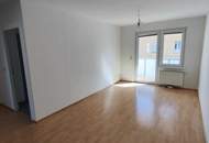 2 Zimmer Wohnung mit 8 m² Loggia inkl. Garagenplatz, 4. Liftstock, direkt bei U1