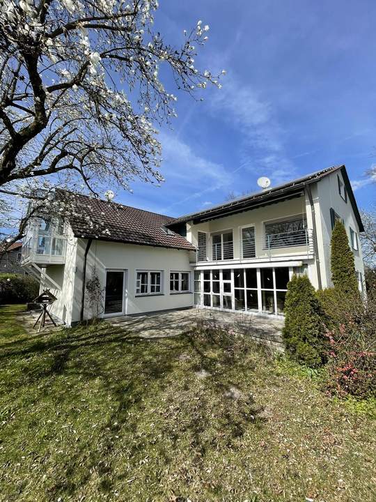 Großzügiges Mehrgenerationenhaus mit Potential