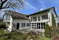 Großzügiges Mehrgenerationenhaus mit Potential