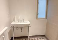 Unmittelbare Naschmarkt-Nähe: Sehr helle Altbauwohnung