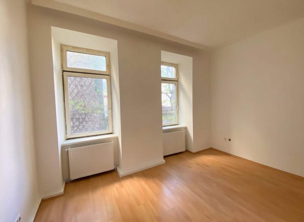 MITTEN im STUWERVIERTEL! ALTBAU zu RENOVIEREN, HOFRUHELAGE!