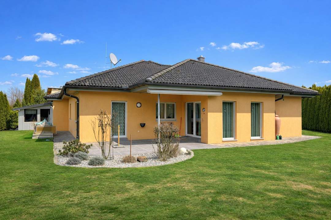 ***OPEN HOUSE Samstag, 27. Juni 2026 von 10 - 14 Uhr*** Sonniger Bungalow in ruhiger Lage von Schärding