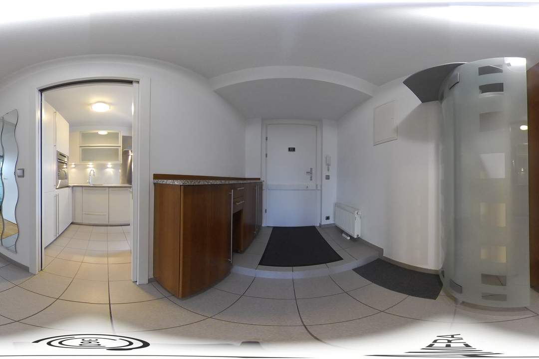 "Moderne Dachgeschosswohnung mit großer Terrasse &amp; Garagenstellplatz"