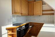 Helle 2-Zimmer-Wohnung mit Balkon im Zentrum