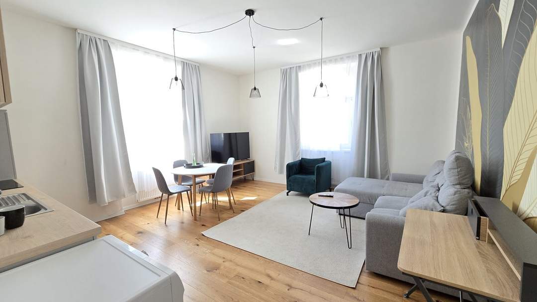 Neusanierte 2 Zimmerwohnung