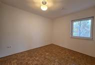 Sehr gepflegte Erdgeschoss- Hochparterre Wohnung mit großem Südbalkon und eigener Garage