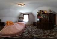 Sanierungsbedürftiges Haus mit großem Grundstück und Nebengebäude in ländlicher Umgebung