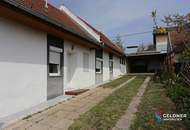 Altes Haus, 5 Zi, teilweise renoviert, Fenster & Türen erneuert, Dach neu eingedeckt, Carport