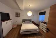 Großzügiges Wohnhaus mit 2 Wohneinheiten und Pool in zentrumsnaher Lage