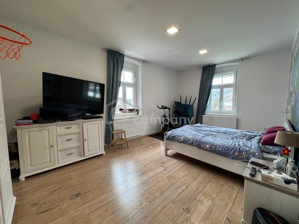 Modernisierte 4-Zimmer-Wohnung mit Altbaucharakter