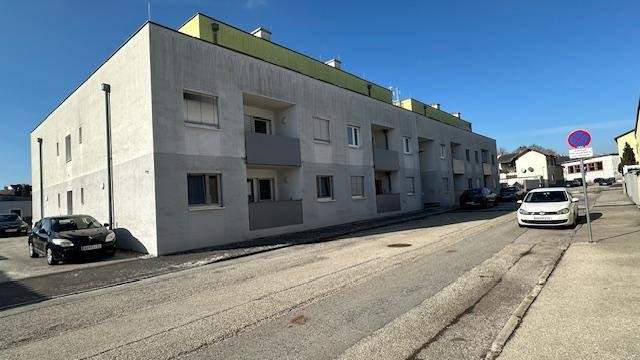 "2 Zimmer-Wohnung mit großer Terrasse!"