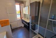 Dreizimmer-Wohnung mit Dachterrasse und Carport nahe Green City