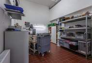 Vielseitige Gewerbeimmobilie mit Gastronomie, Gewerbeflächen & vermieteten Wohnungen nahe der italienischen Grenze
