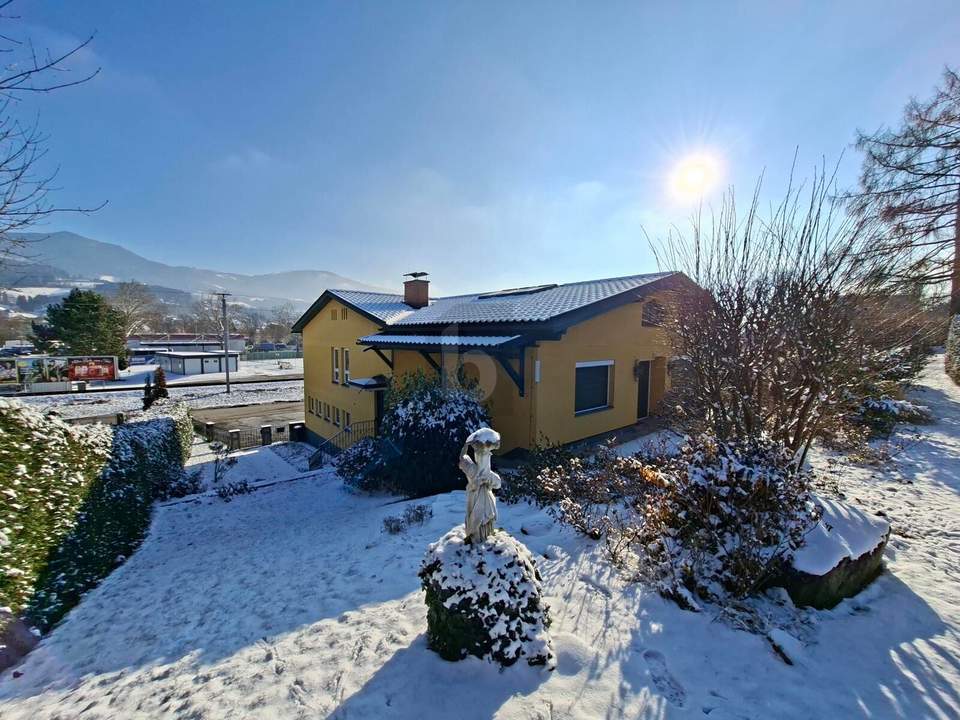 VIELE MÖGLICHKEITEN! ZUM WOHNEN UND GEWERBLICH NUTZBAR!