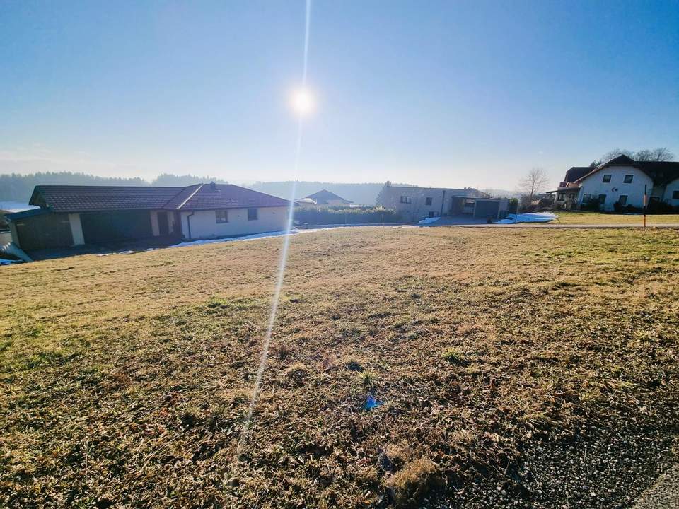 Wohnen mit Weit und Gebirgsblick – sonniges Baugrundstück in Traumlage OÖ!