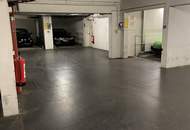 Tiefgaragen-Parkplatz mit großzügiger Einfahrt und viel Rangierplatz