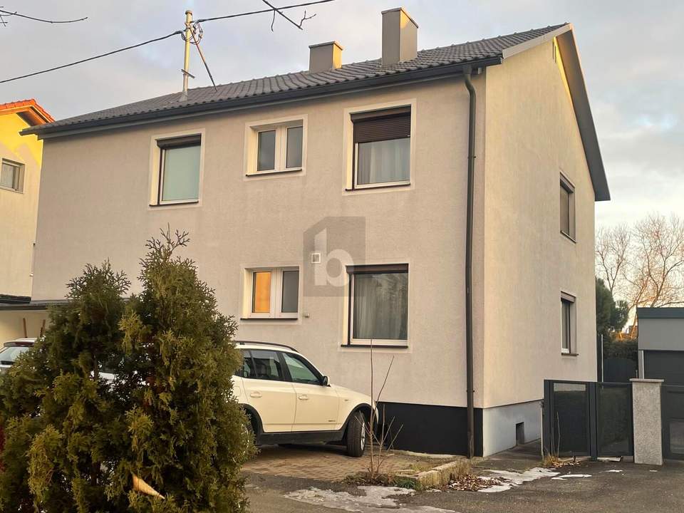 Preisreduktion! GROßZÜGIGES EINFAMILIENHAUS IN PASCHING: VIEL PLATZ, POOL &amp; KRISENSICHERE ENERGIETECHNIK IM ZENTRALRAUM
