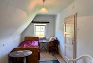 Sanierungsbedürftiges Haus mit großem Grundstück und Nebengebäude in ländlicher Umgebung