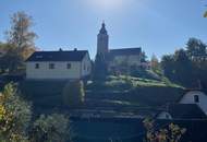 kleines Haus mit Nebengebäude und großem Garten