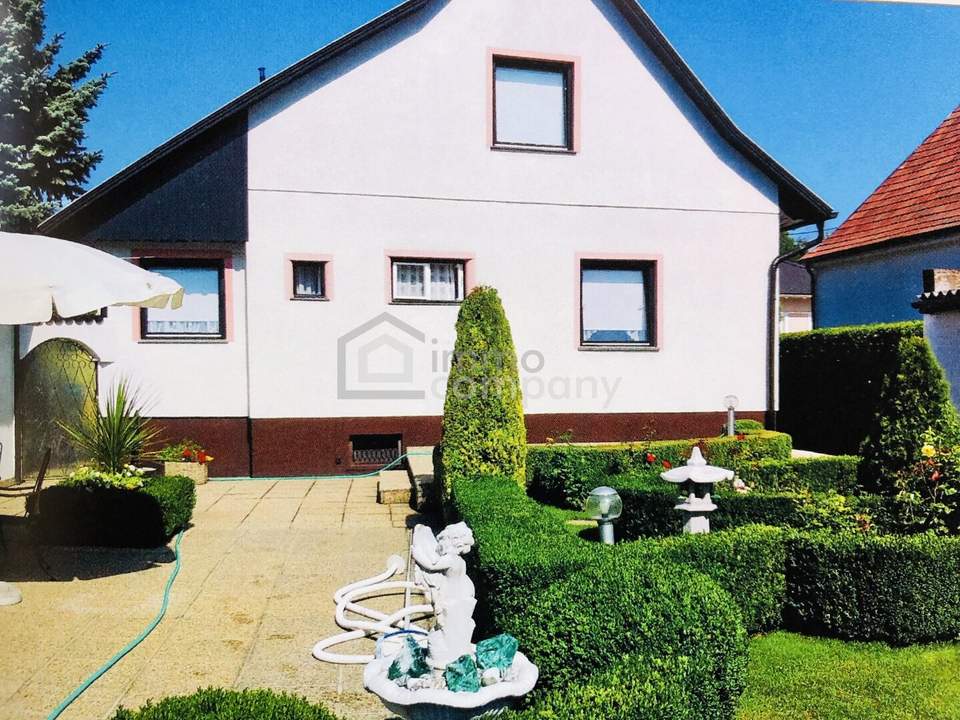 Einfamilienhaus im Secret Garden, ein Prachtgarten, im Nahbereich von Baden/Ebreichsdorf