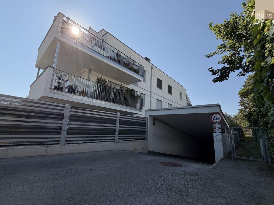 Neubau-Penthouseflair mit 52 m² Dachterrasse, Whirlpool & Fernblick