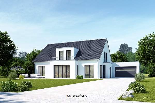 Einfamilienhaus mit Garage