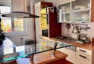 Wohnen in Lobaunähe mit Stil &amp; Grünblick: 4-Zimmer-Wohnung mit Klimaanlage, Westbalkon &amp; Tiefgarage