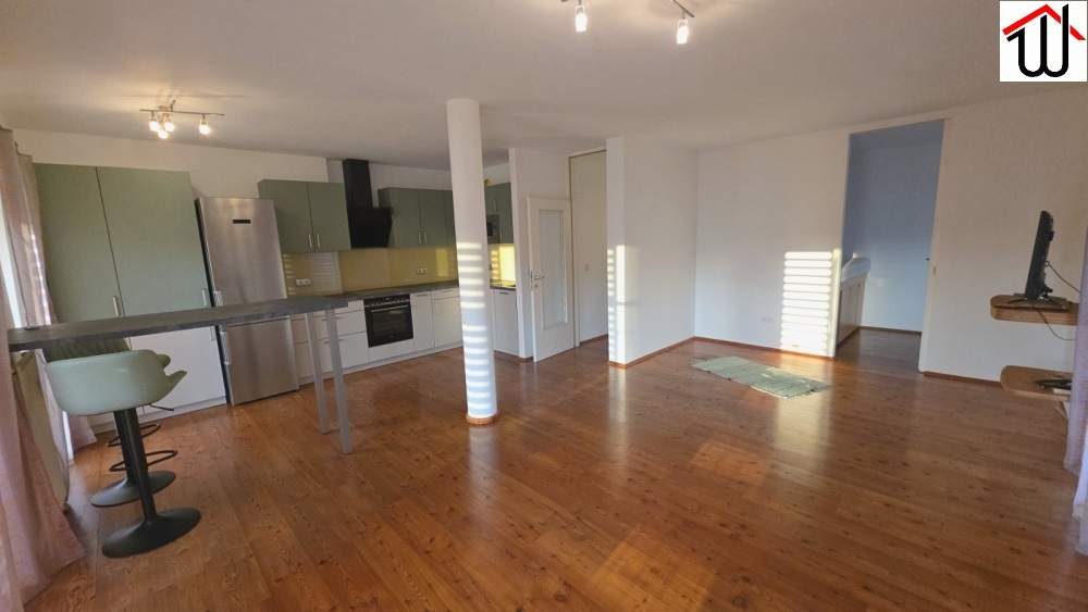 Gepflegte 2-Zimmer-Wohnung mit Sonnenbalkon und PKW-Abstellplatz