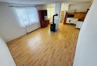 Entzückendes Einfamilienhaus mit Naturgarten, Nebengebäude und Carport
