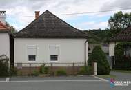 Ruhig gelegenes ehem. Bauernhaus mit chilligem Innenhof samt Sommerküche, Garage, etlichen Nebengebäuden und großem Garten in Hammerteich