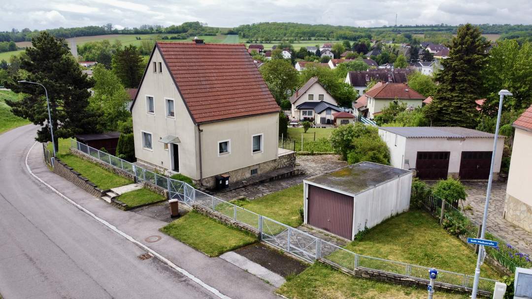 Gepflegtes Einfamilienhaus mit 591 m² Grundstück in Ravelsbach