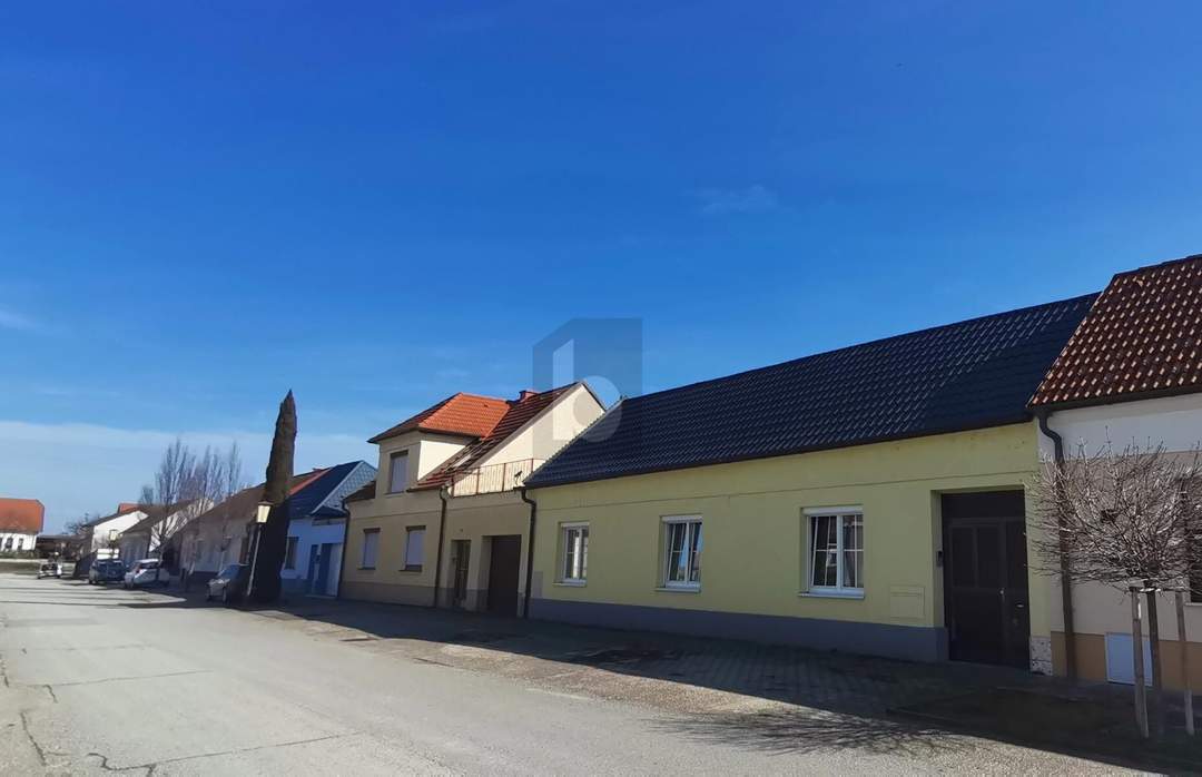 Preisreduktion! RENOVIERT - MIT UNEINSICHTIGEM GARTEN UND ZWEITEM ZUGANG