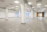 Zentrumslage | 320m² Geschäftslokal mit großen Auslagen | Kundenparkplätze vis à vis