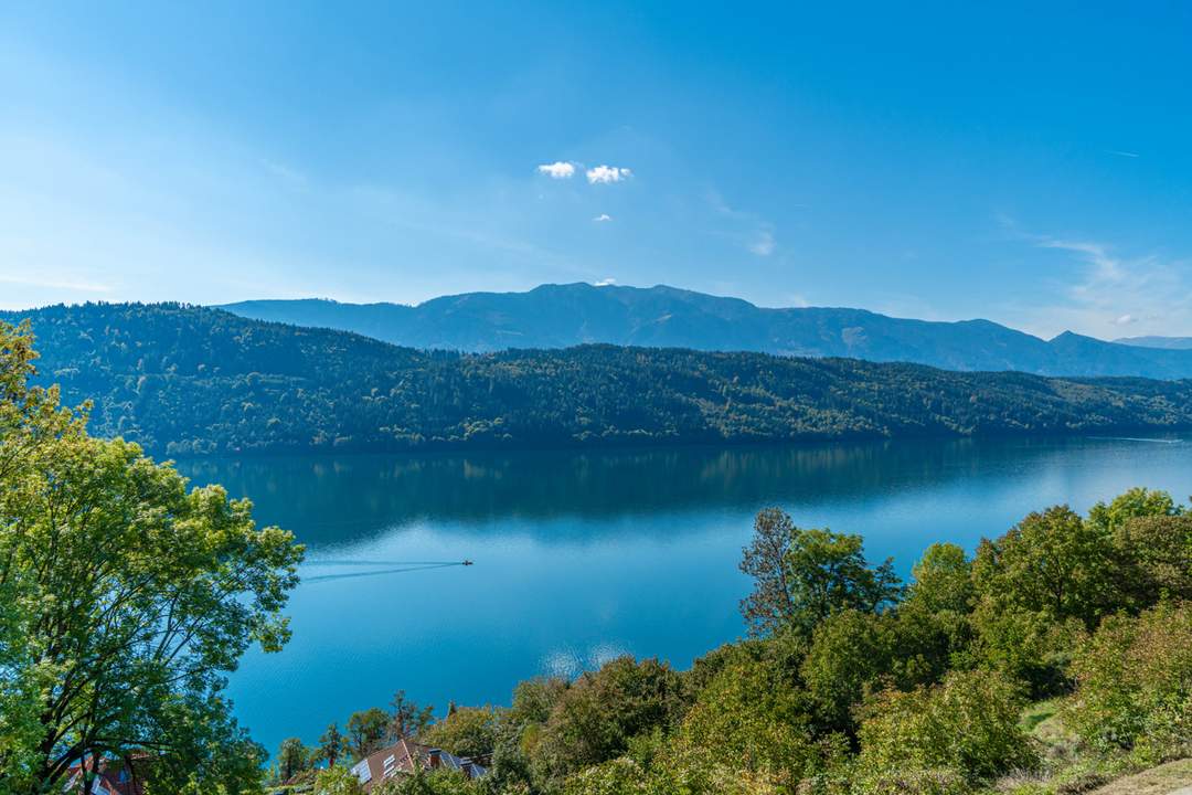Modernes Wohnen mit Panoramablick – Hochwertige Neubau-Mietwohnung mit Küche & Klimaanlage
