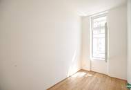 Erstbezug: Traumhafte 5-Zimmer Altbauwohnung mit Balkon beim Rochusmarkt