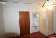 Schönes Stadt-Mehrparteien/Zinshaus mit Geschäftslokal nähe Zentrum