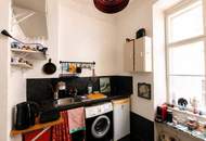 Liebevoll sanierte 38 m² Altbauwohnung mit Blick in begrünten Innenhof