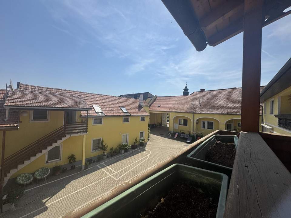 "Charmante Wohnung mit Balkon"