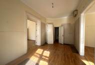 UNBEFRISTET - <> Repräsentatives 7-Zimmer Altbau-Büro mit Blick auf das Rathaus – ca. 300 m² in bester Innenstadtlage